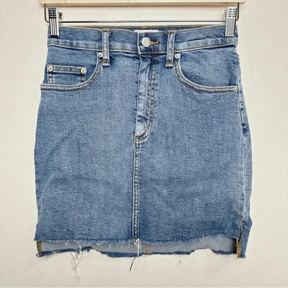 Aritzia Womens 2 Wilfred Free Cut Off Denim Skirt  Mini Raw Step Hem - Picture 2 of 11